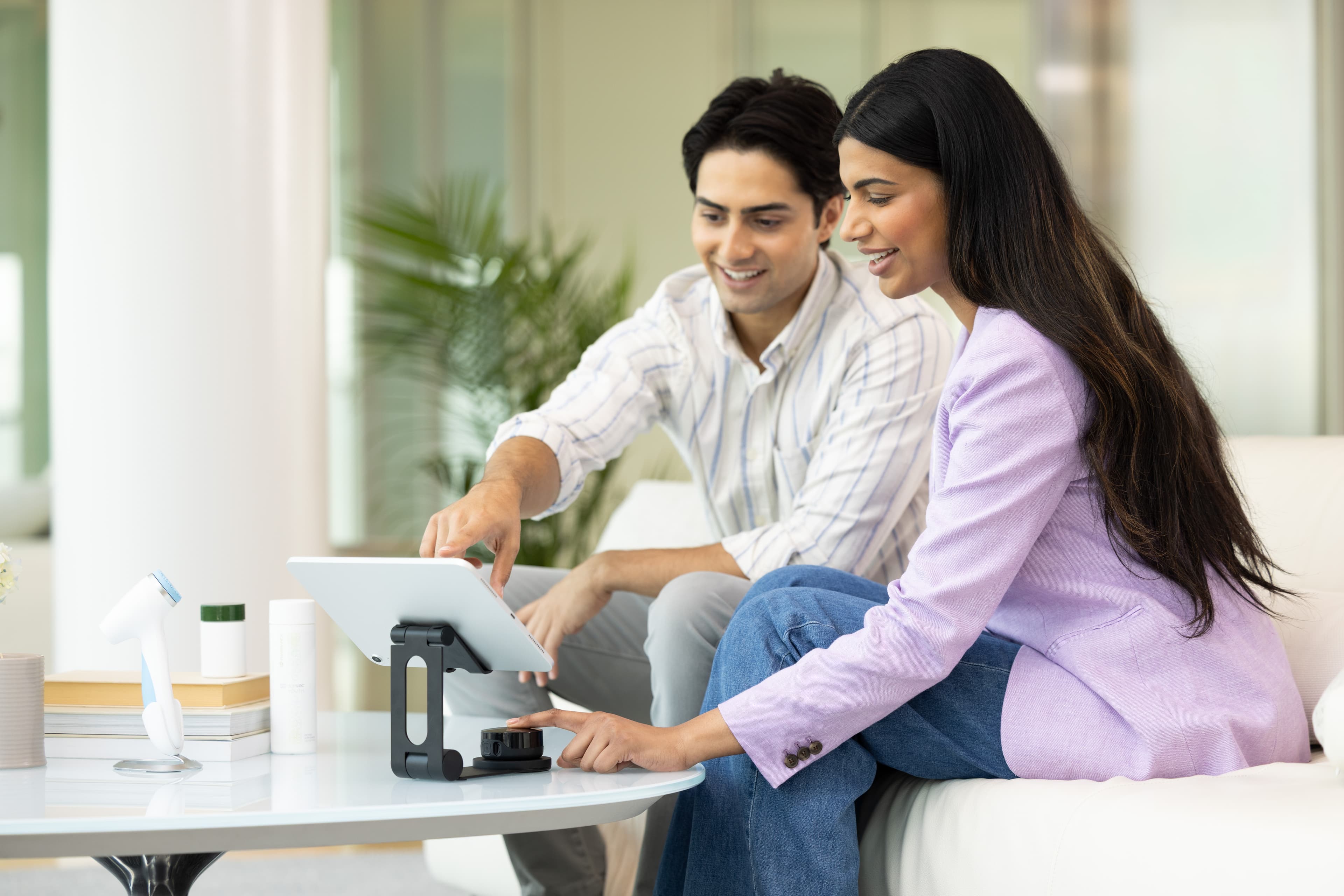 Person getting an antioxidant scan